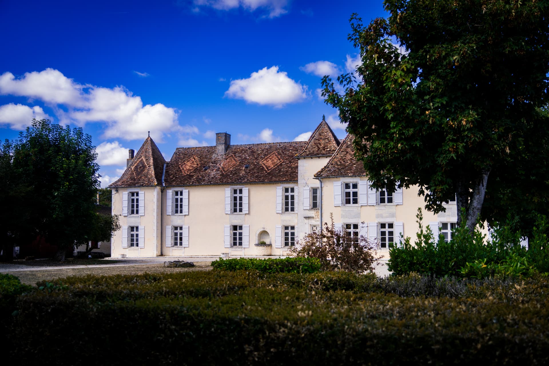 CHÂTEAU DES PLASSONS