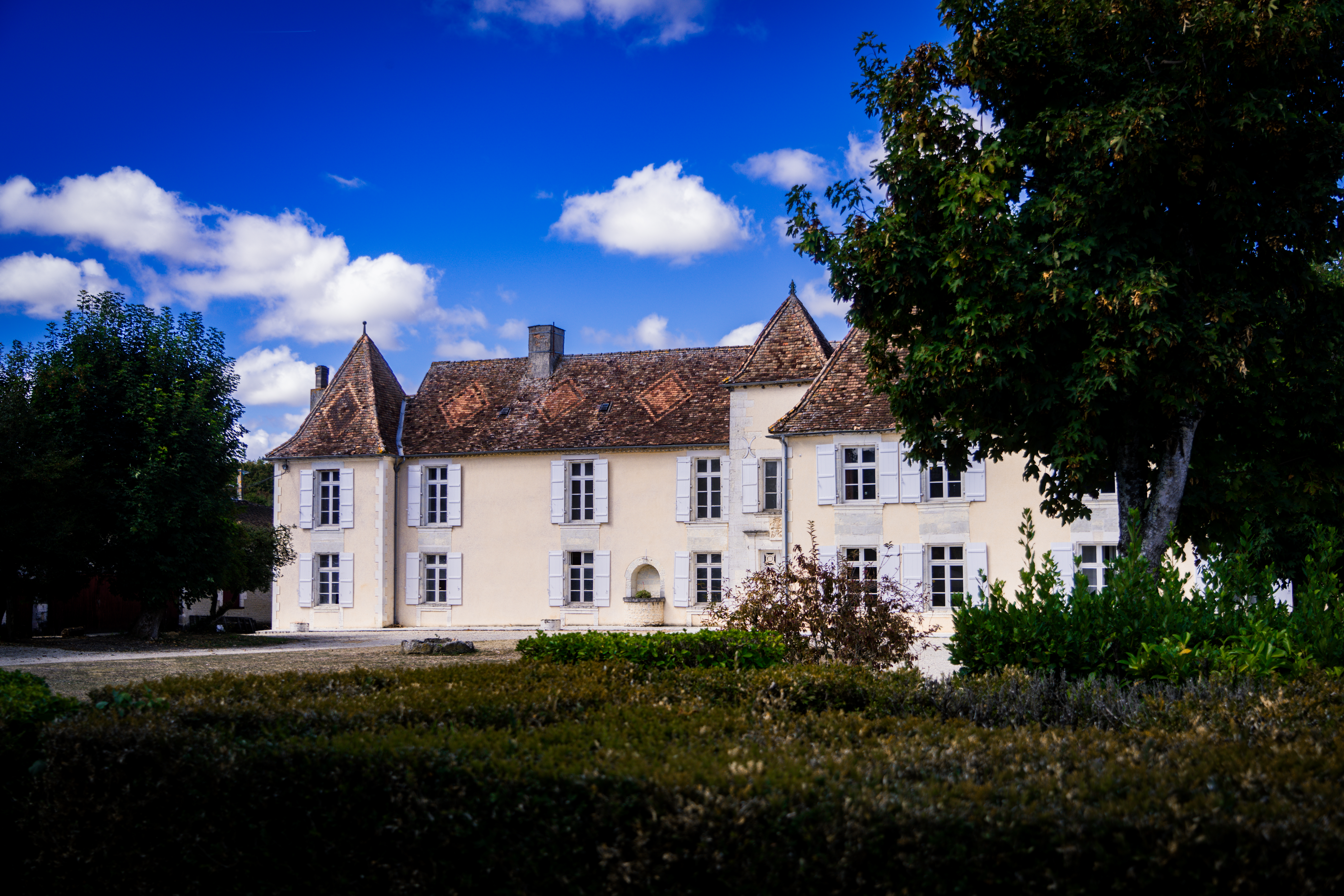 CHÂTEAU DES PLASSONS